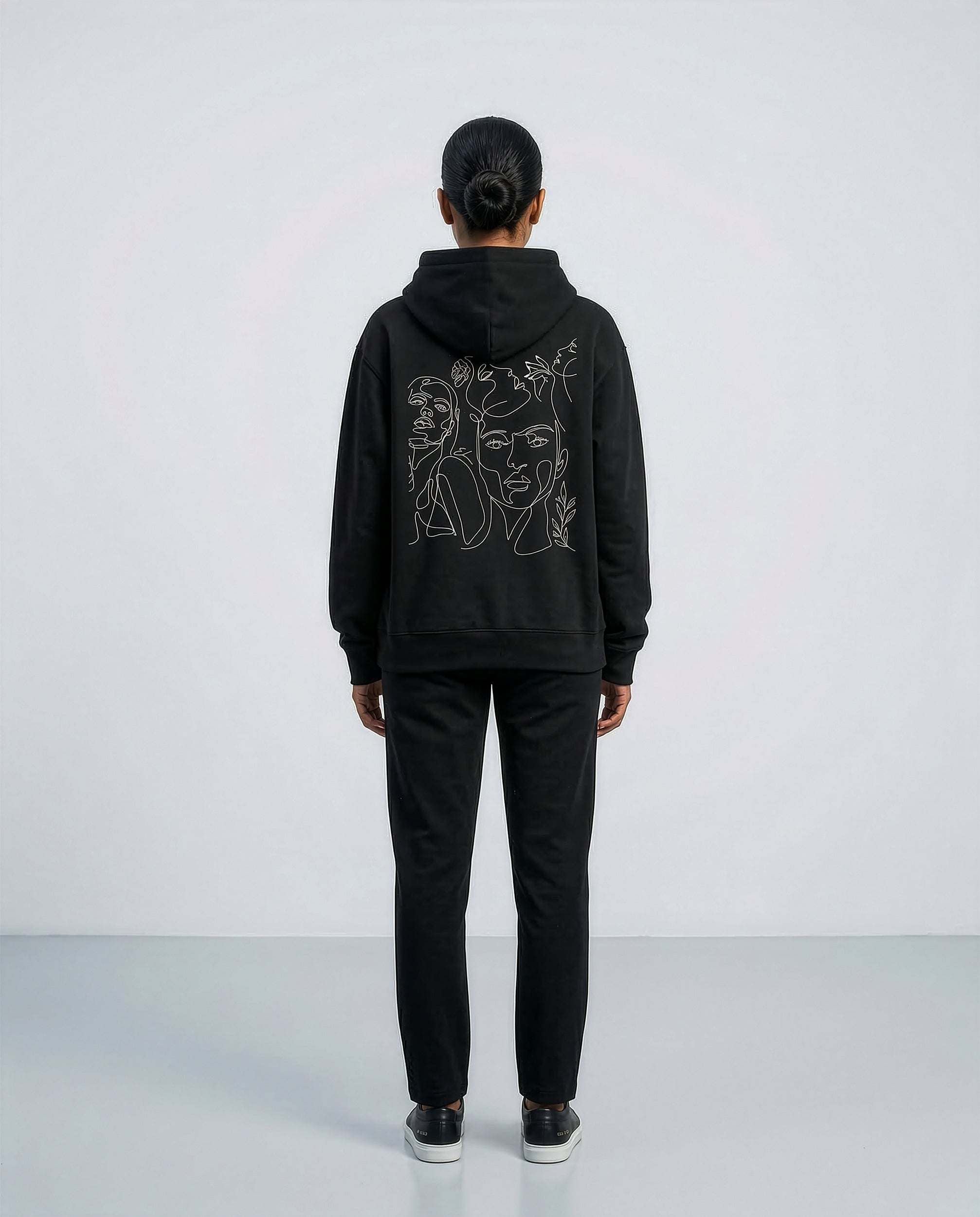 Contour Hoodie – Noor Black