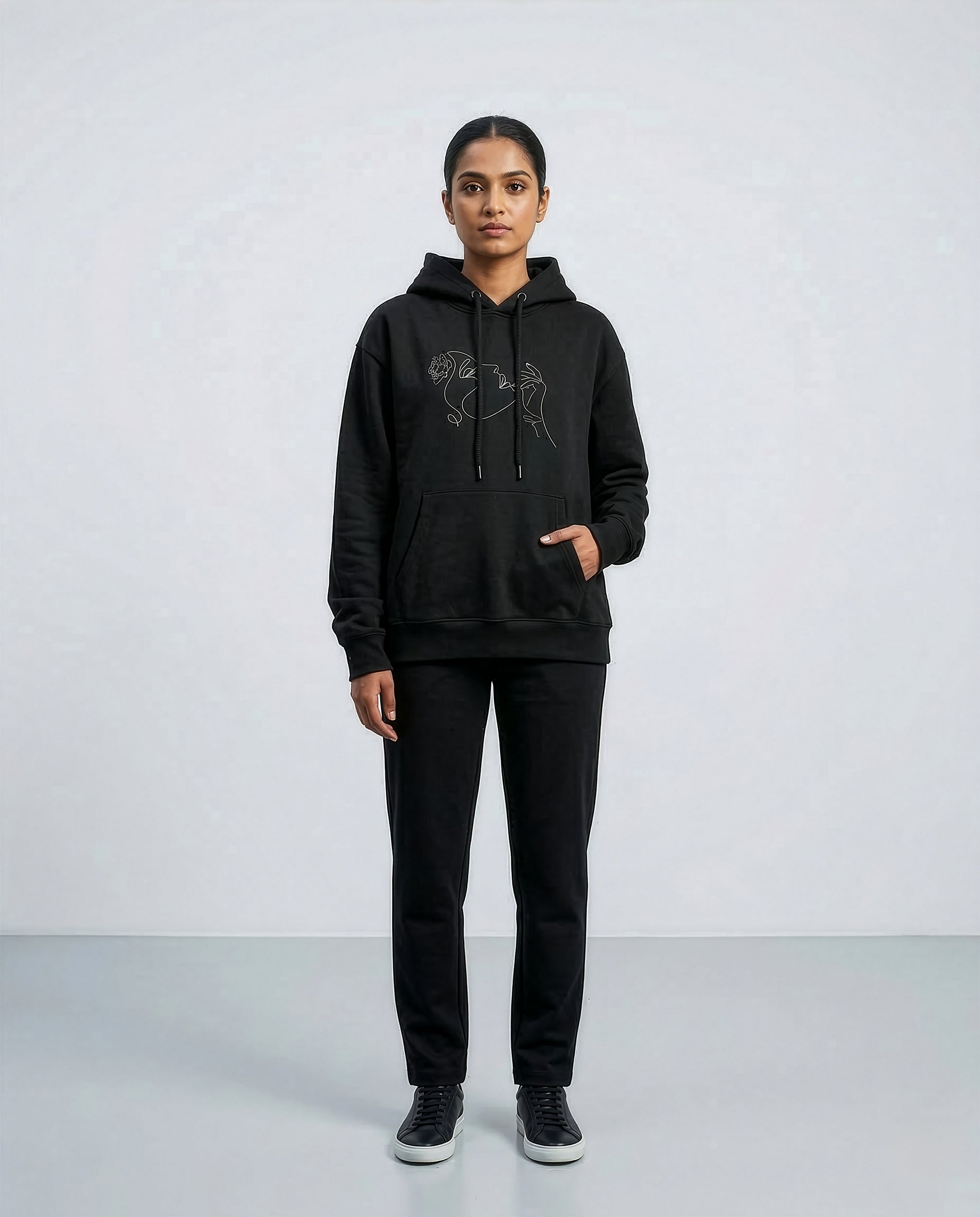 Contour Hoodie – Noor Black