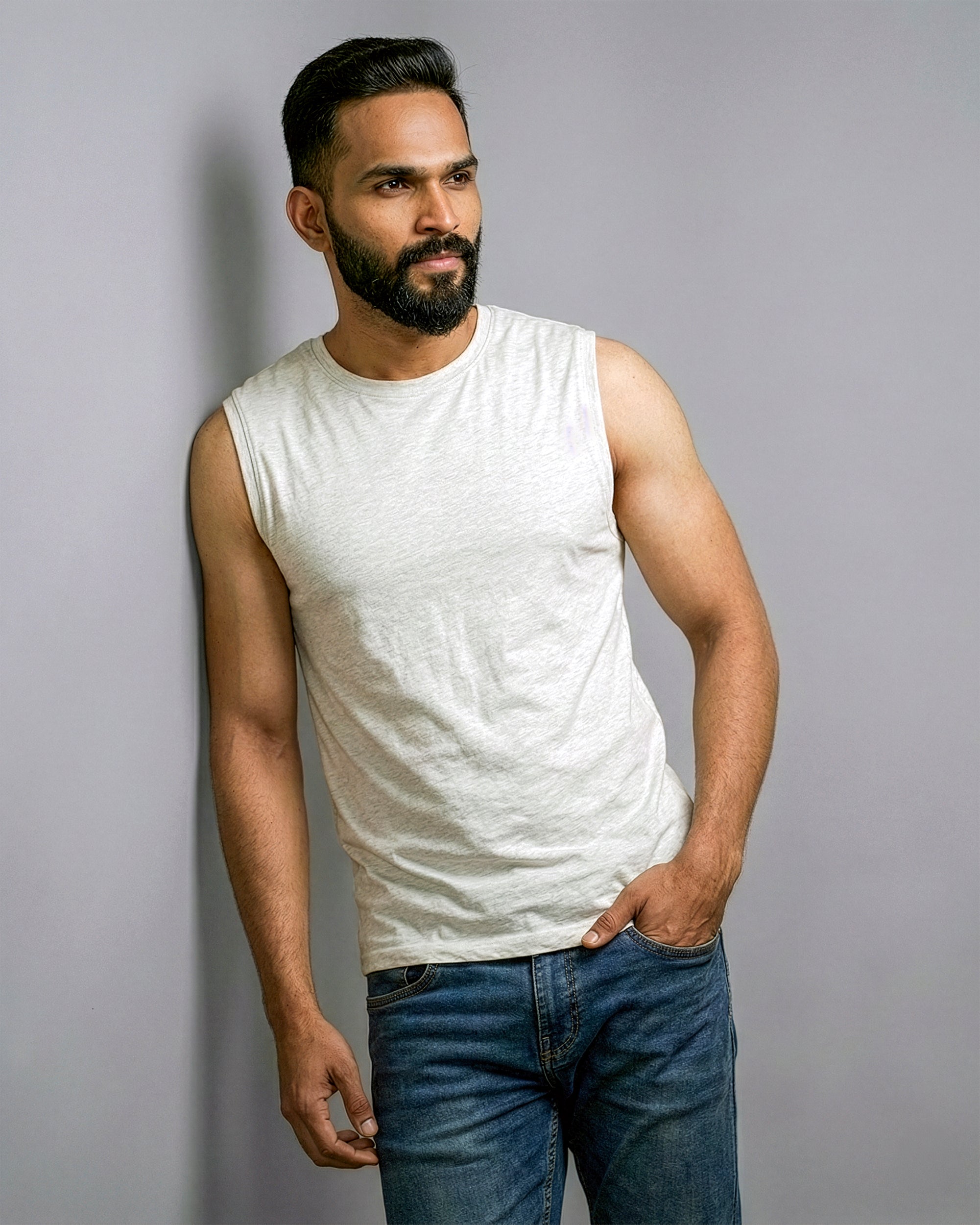 Sleeveless Tee – Rui White