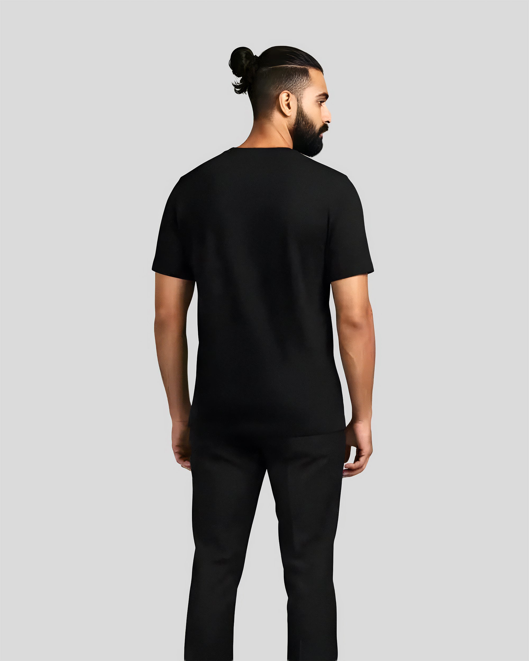 V-Neck T-Shirt – Black