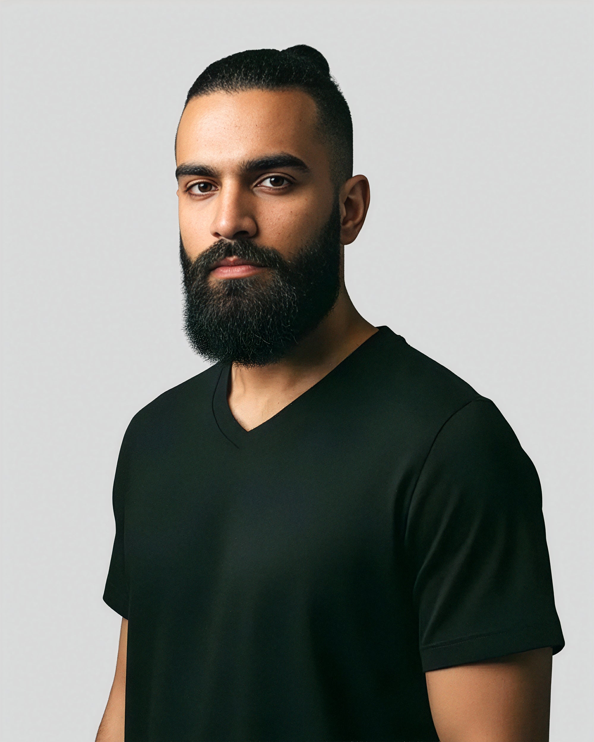 V-Neck T-Shirt – Black