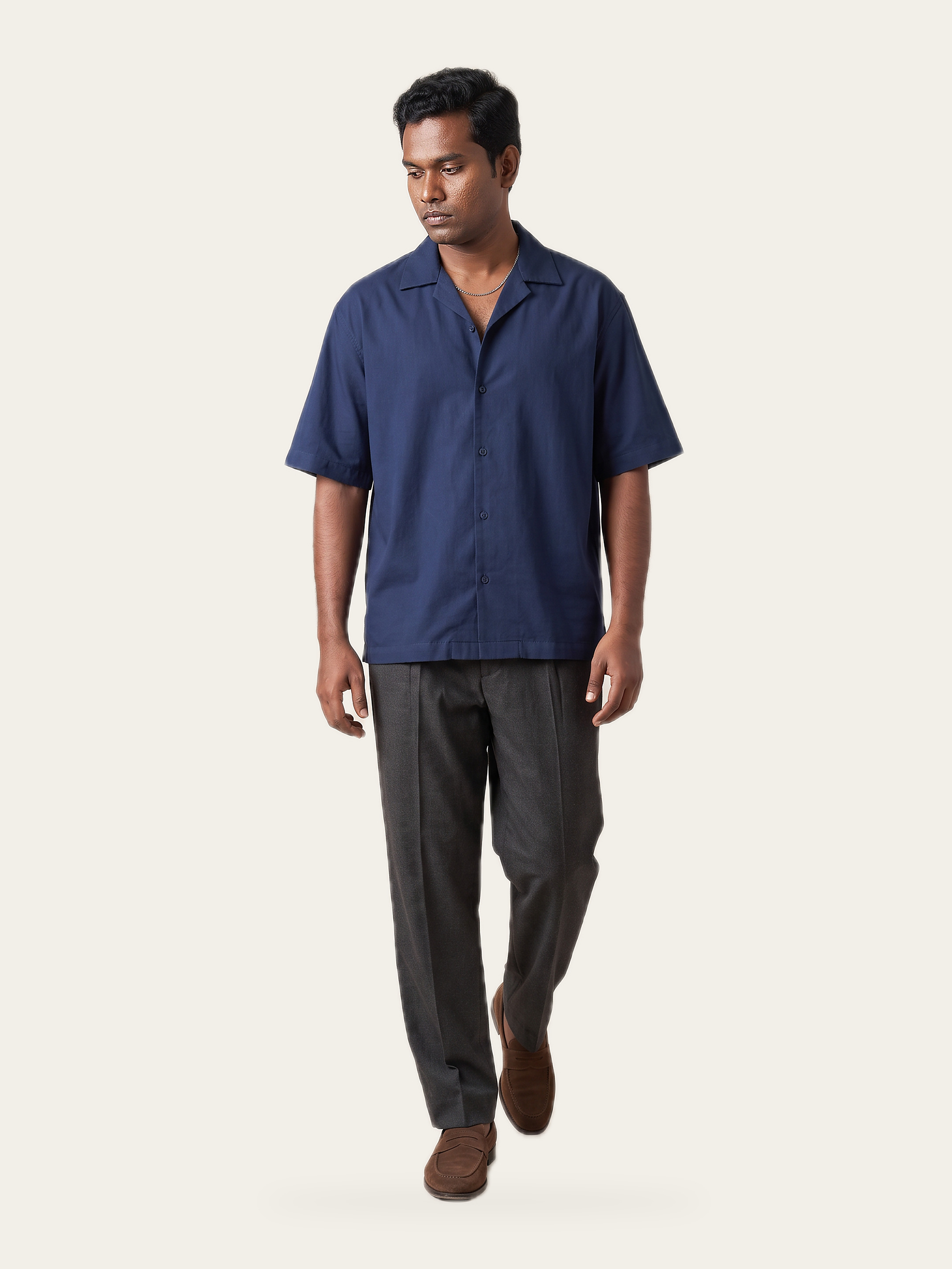 Column oversized shirt in Neel Blue, front, worn by a model