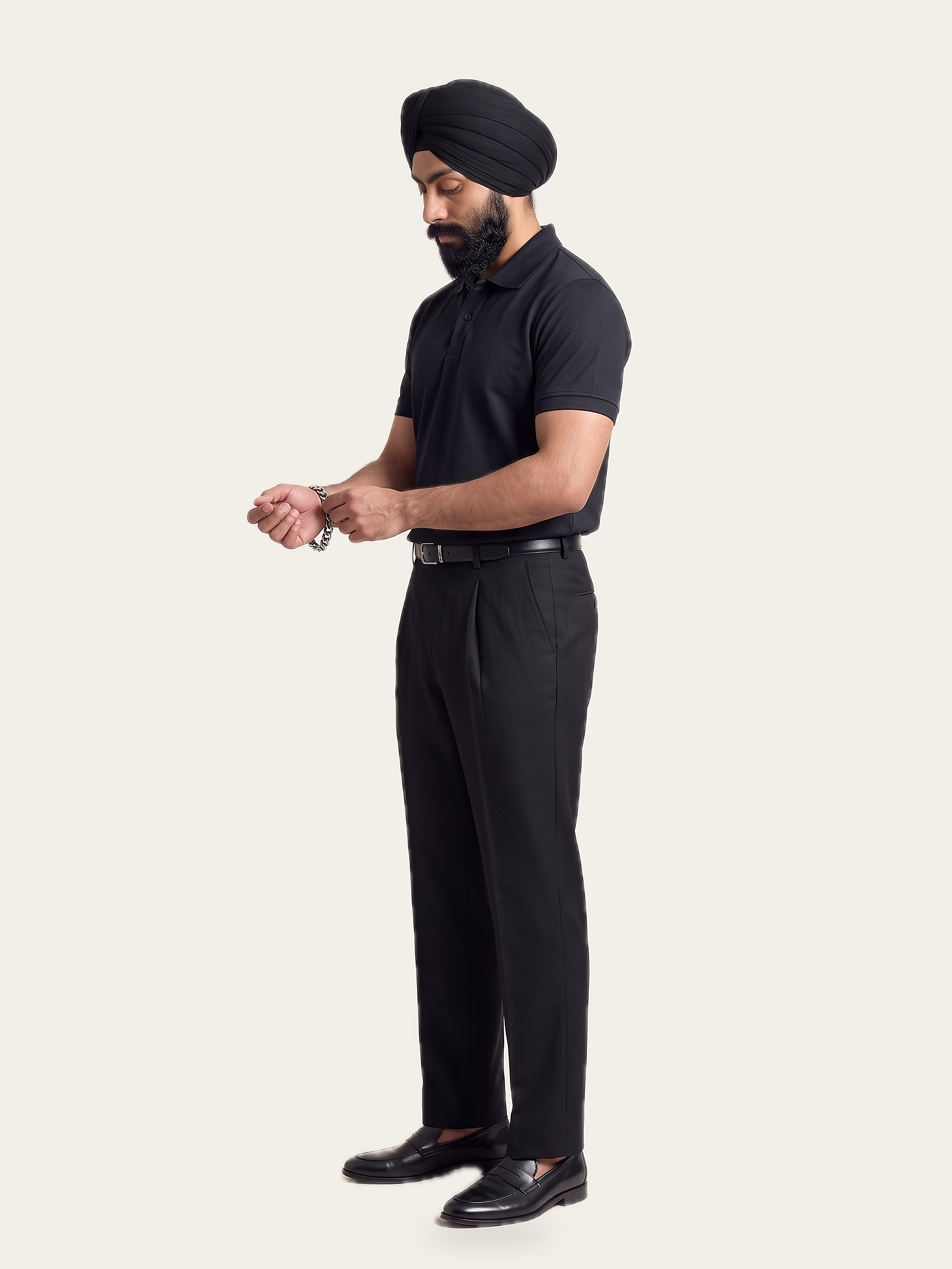 CORE pique polo in Noor Black, all-black tailored look