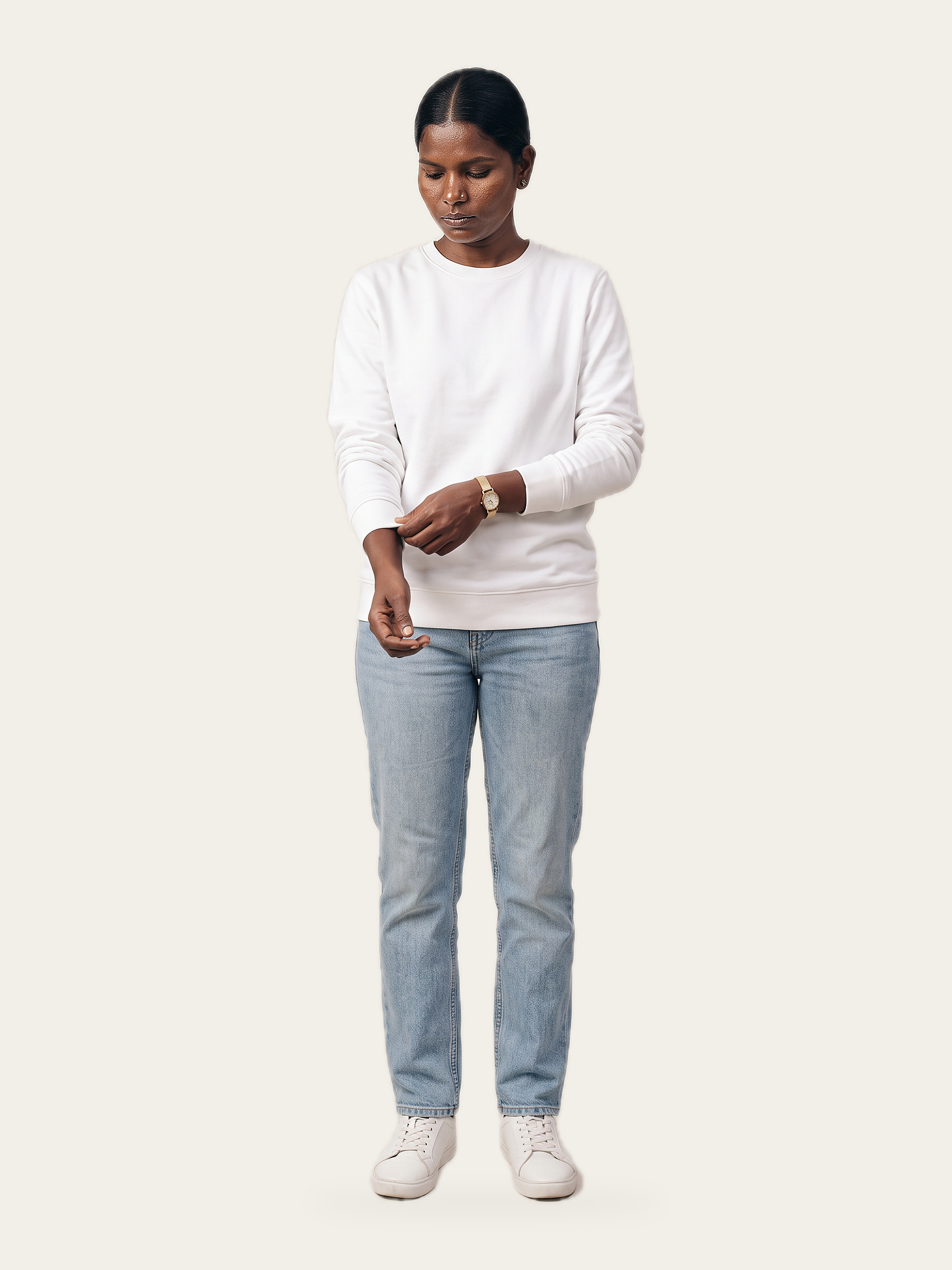 SIGNATURE sweatshirt in Rui White, front, worn with light denim
